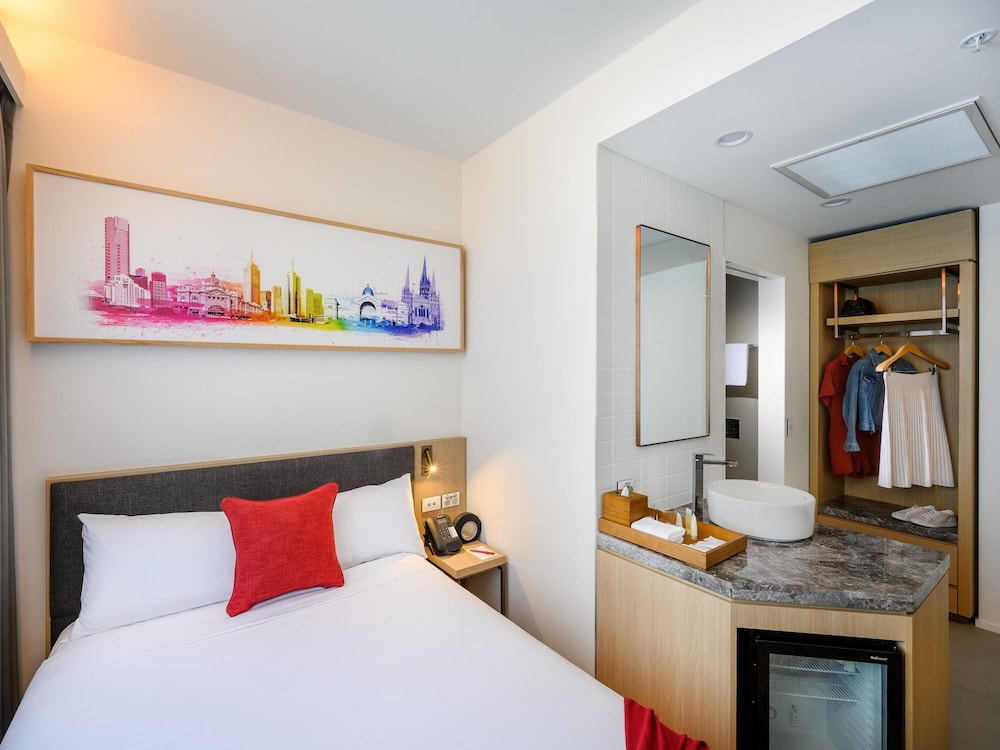 COMPACT, DOUBLE BED