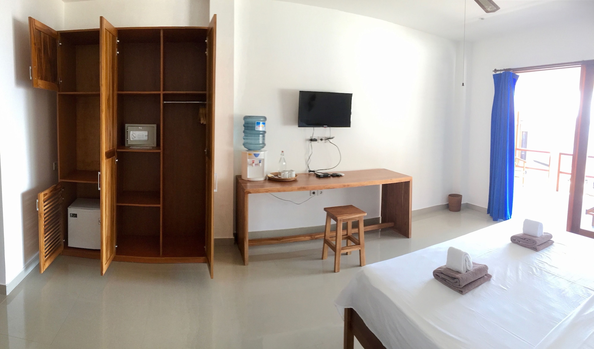 DELUXE, DOUBLE BED