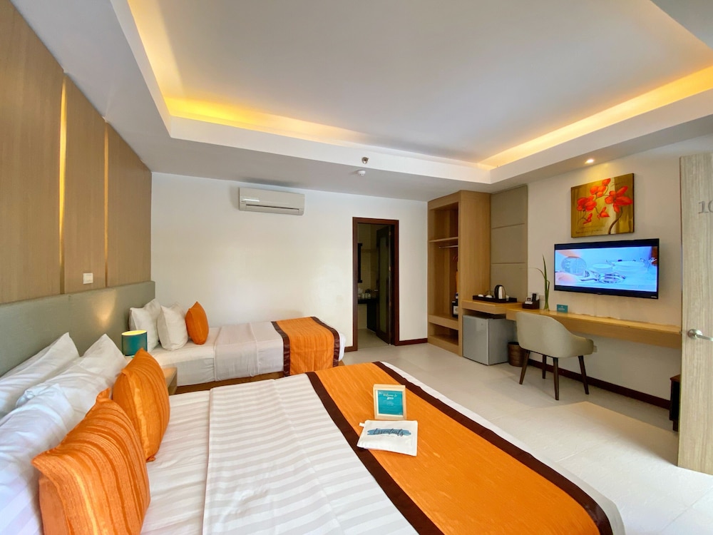 Jonys Beach Resort 12/44