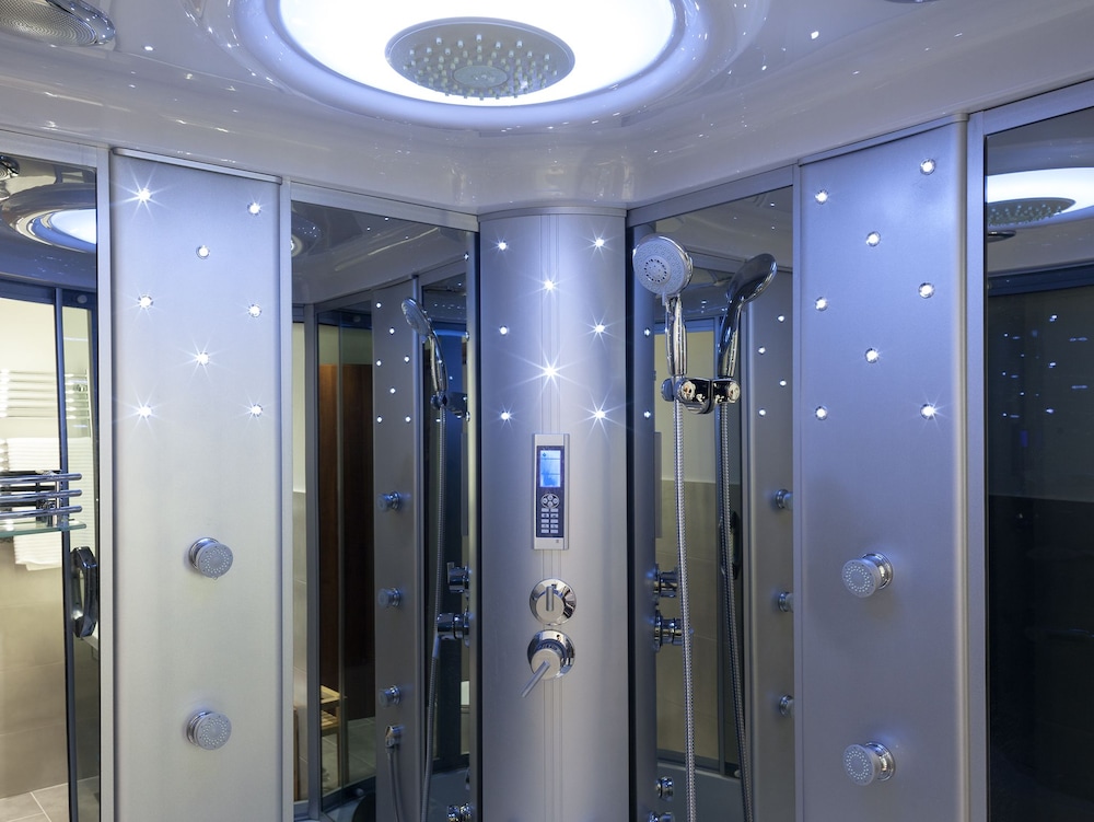 Lh Royal Suites 2/48