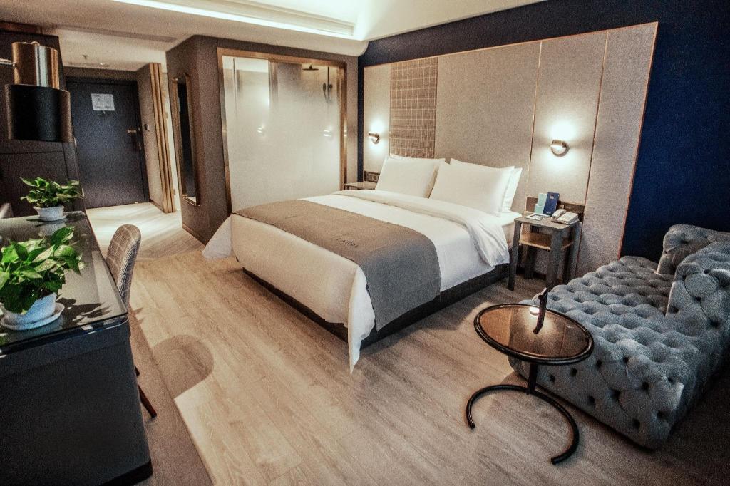 Lanou Hotel (Guizhou Guiyang Huaxi District Meide Government House Branch) 24/53