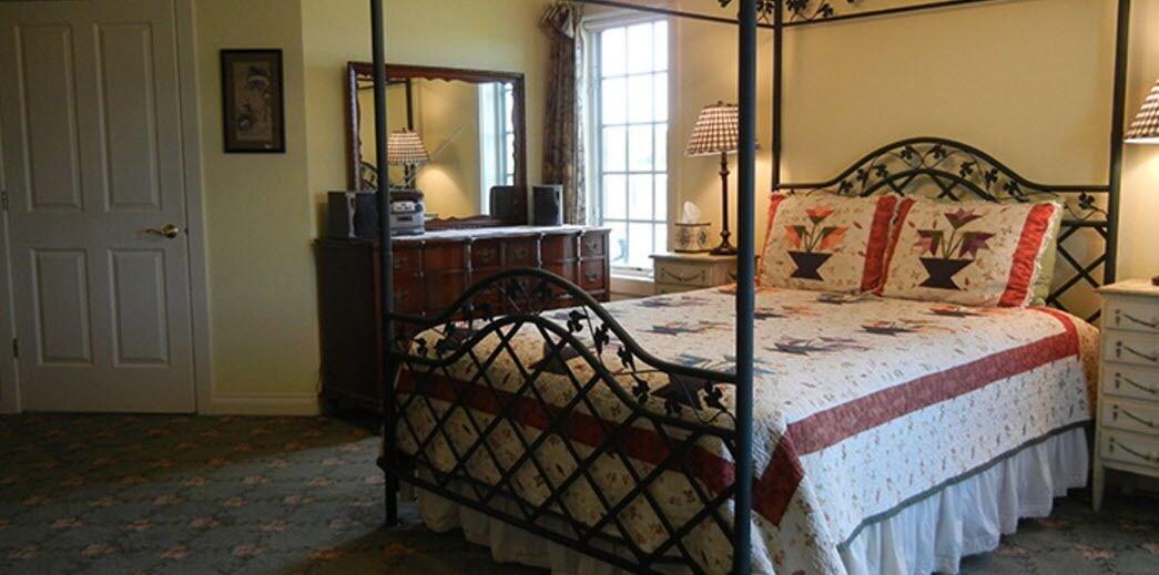The Feathered Star Bed and Breakfast 8/16