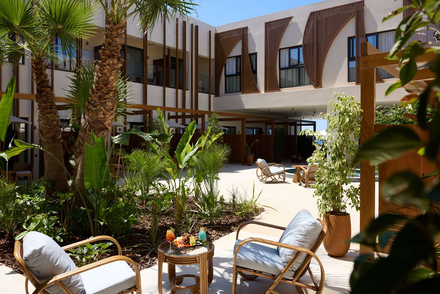 Atrium, King Bed, Garden View