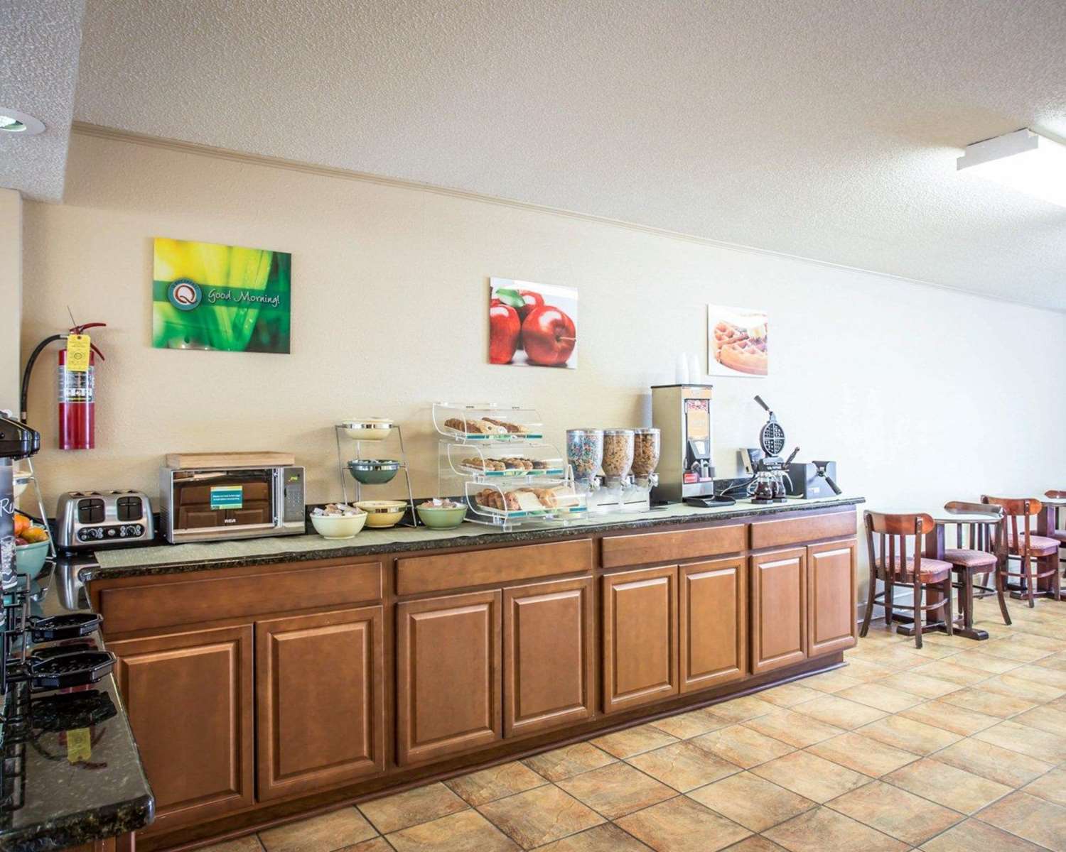 Quality Inn and Suites Monroe NC 16/24