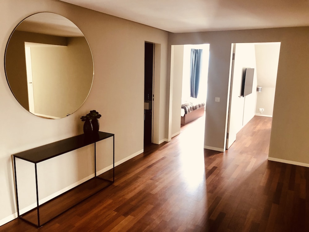 Lucerne Lake View Apartments 22/50