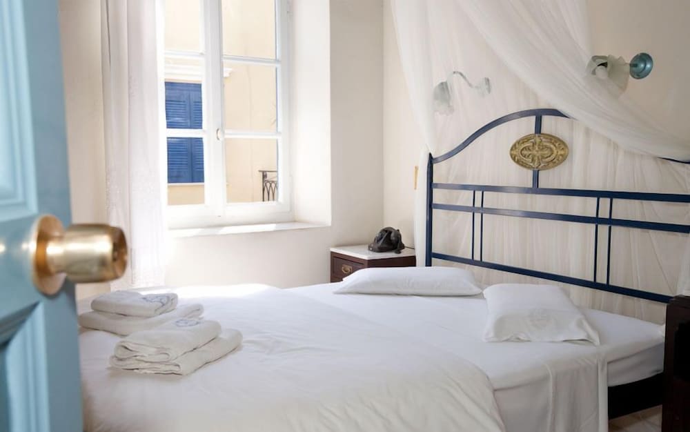 Pandora Suites 13/58