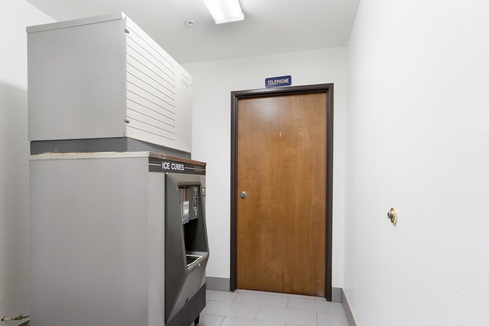 Motel6 Dallas, TX - Northeast photo2