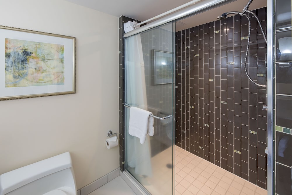 Regency on Beachwalk Waikiki by OUTRIGGER 49/50
