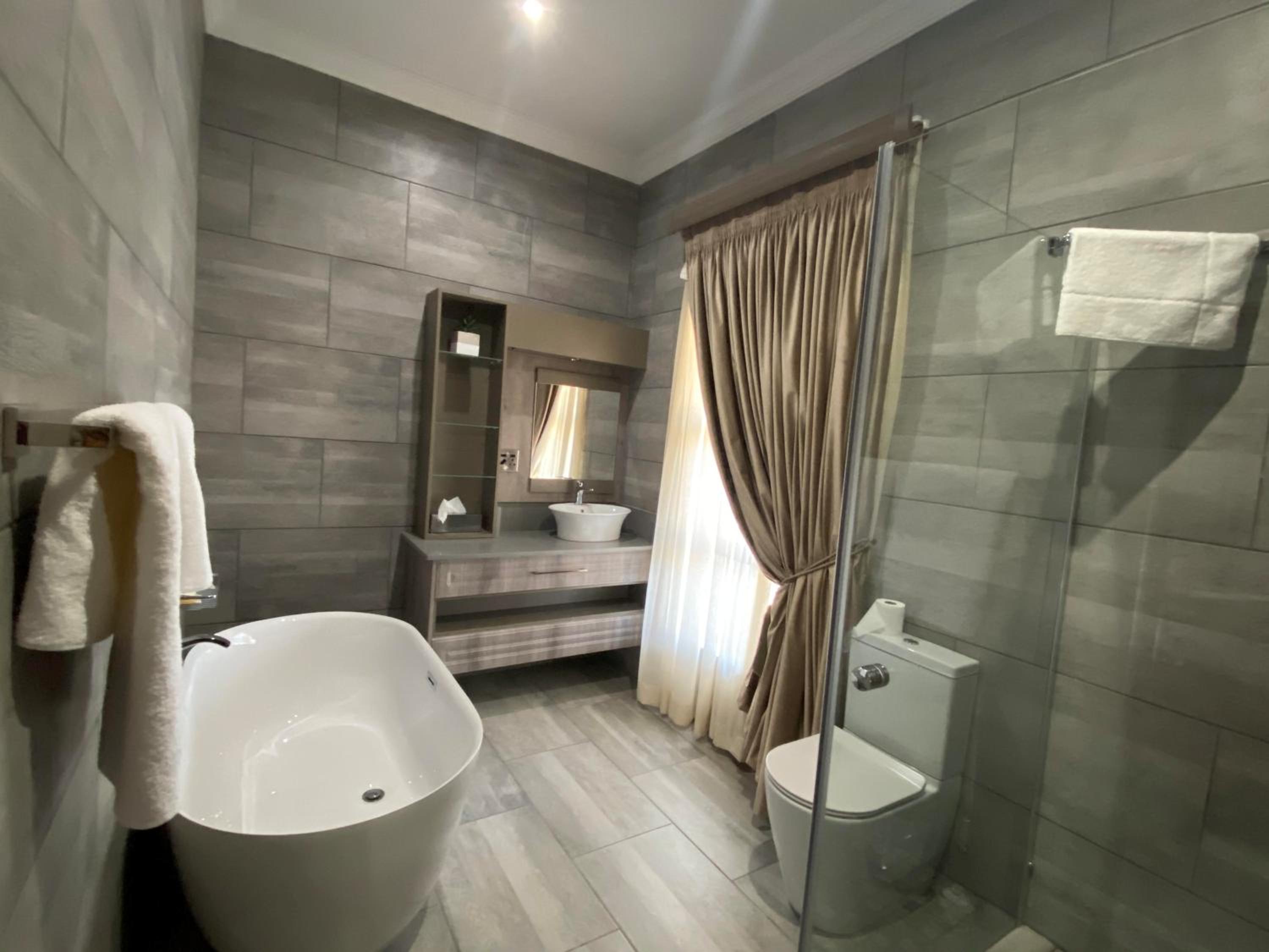 VAHLAVI LODGE 30/30
