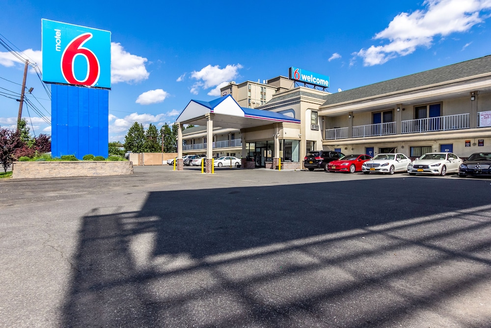 Motel6 Elizabeth, NJ - Newark Liberty Intl Airport 38/45
