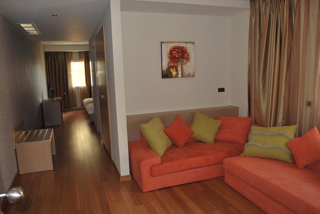 Sky 2 Hotel 27/38