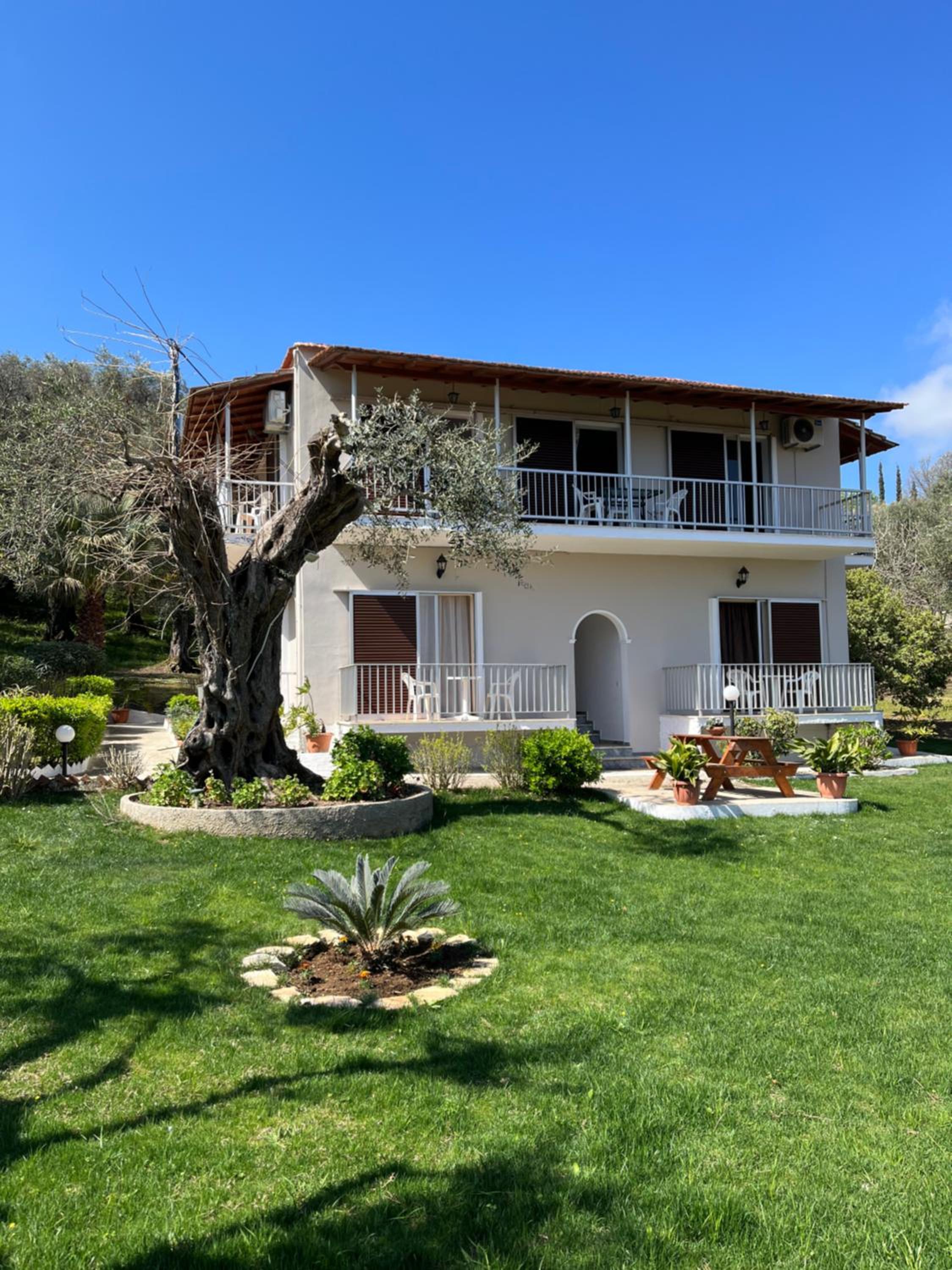 Ilias Apartments 47/51