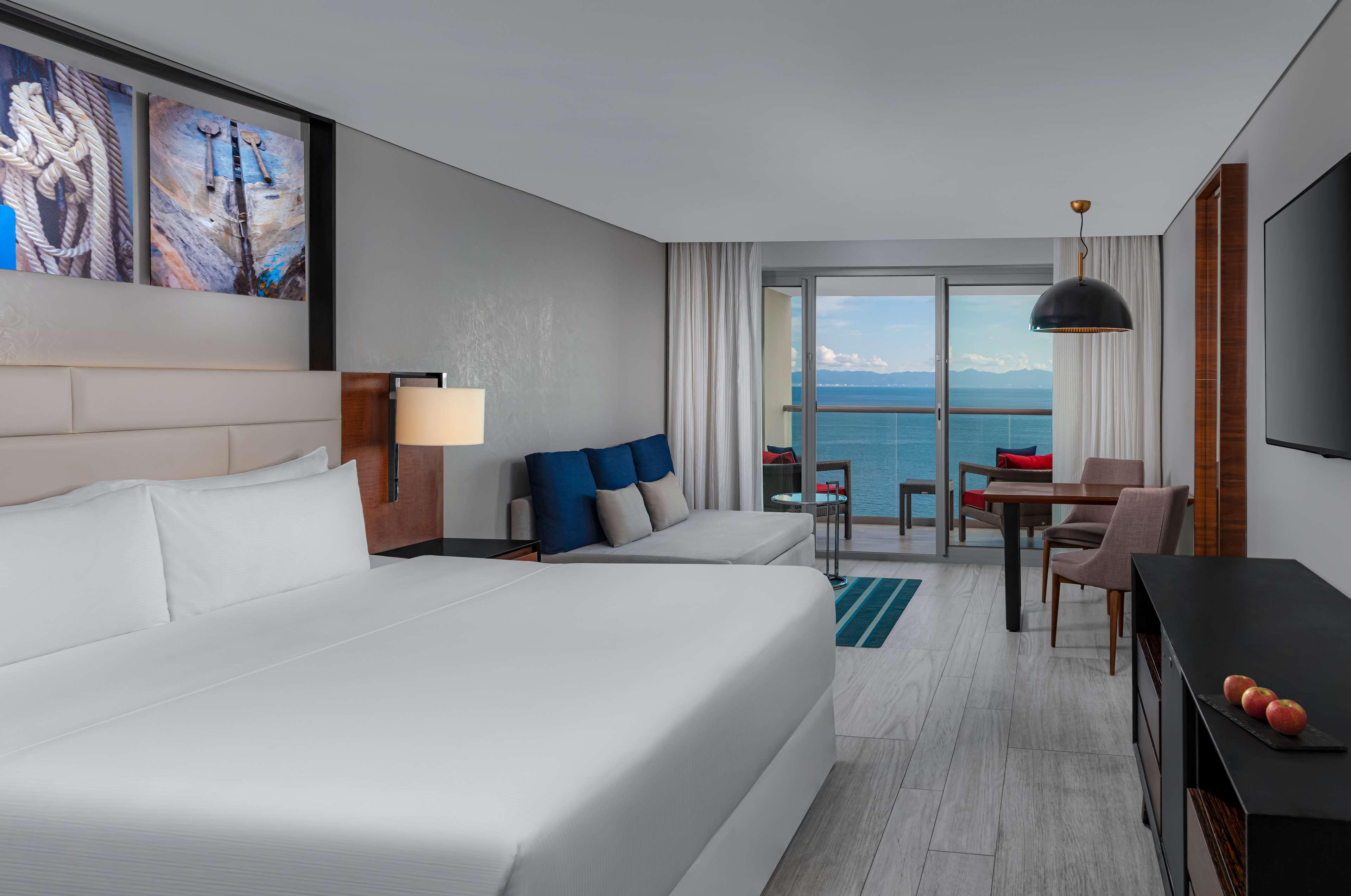 Room, Ocean Front