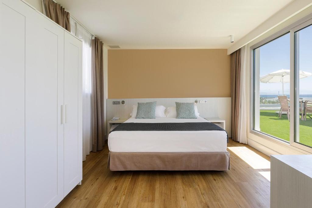 Sol, Suite, Sea View