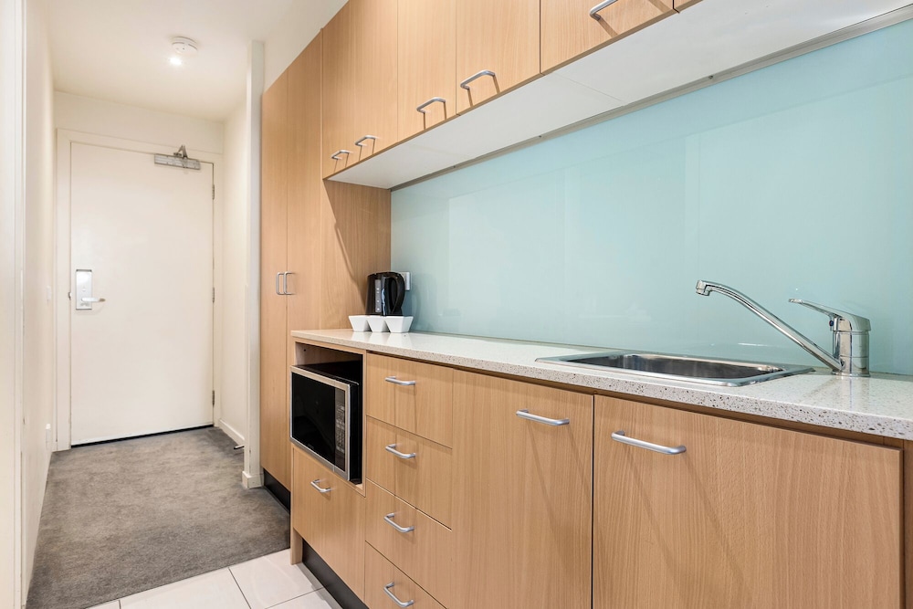 Studio, Apartment