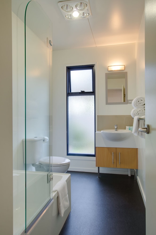 Swansea Beach Chalets 20/49
