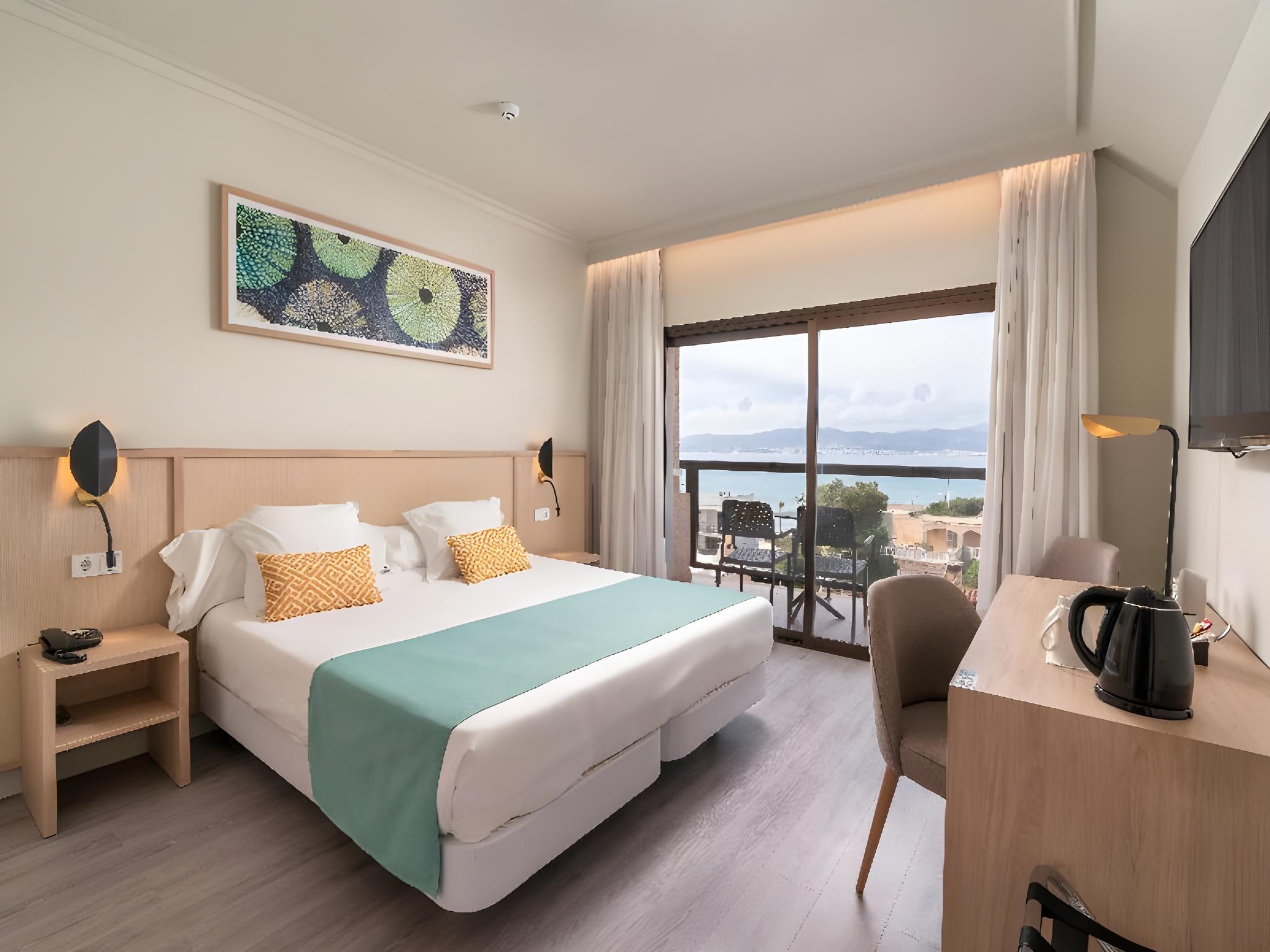 Room, Single, Double Bed