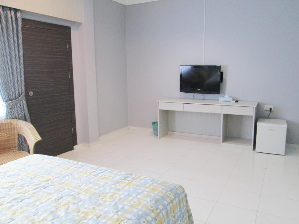 Pelangi Hotel 46/51