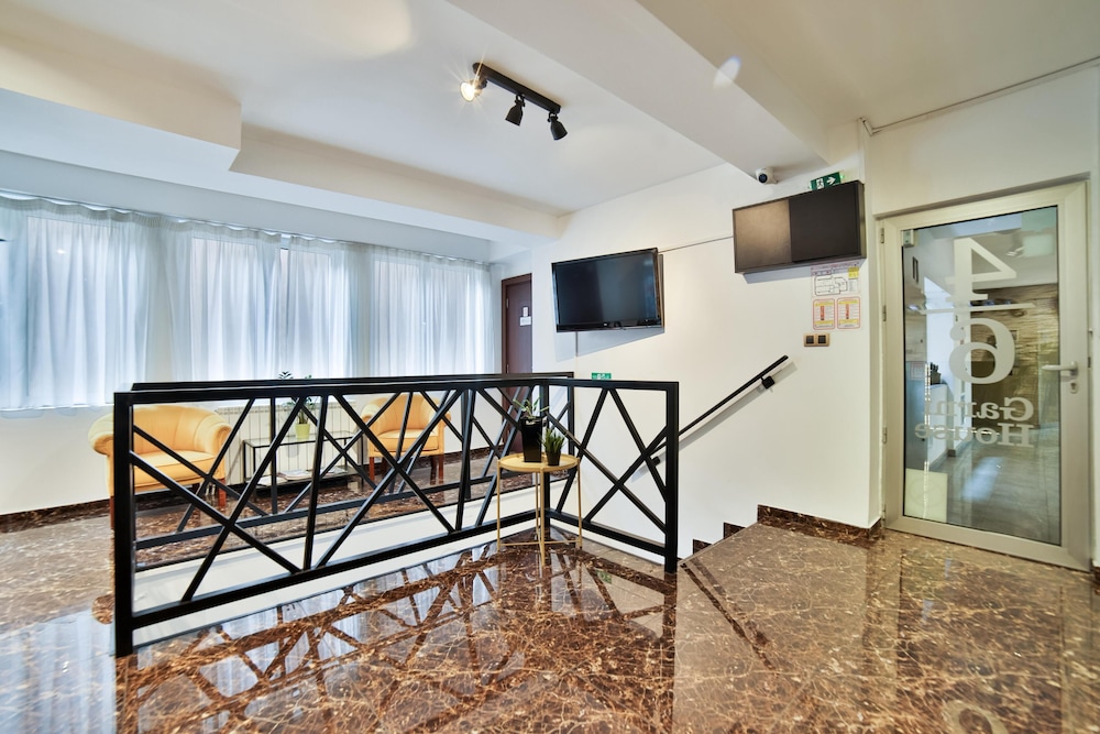 Garni House 46 63/68