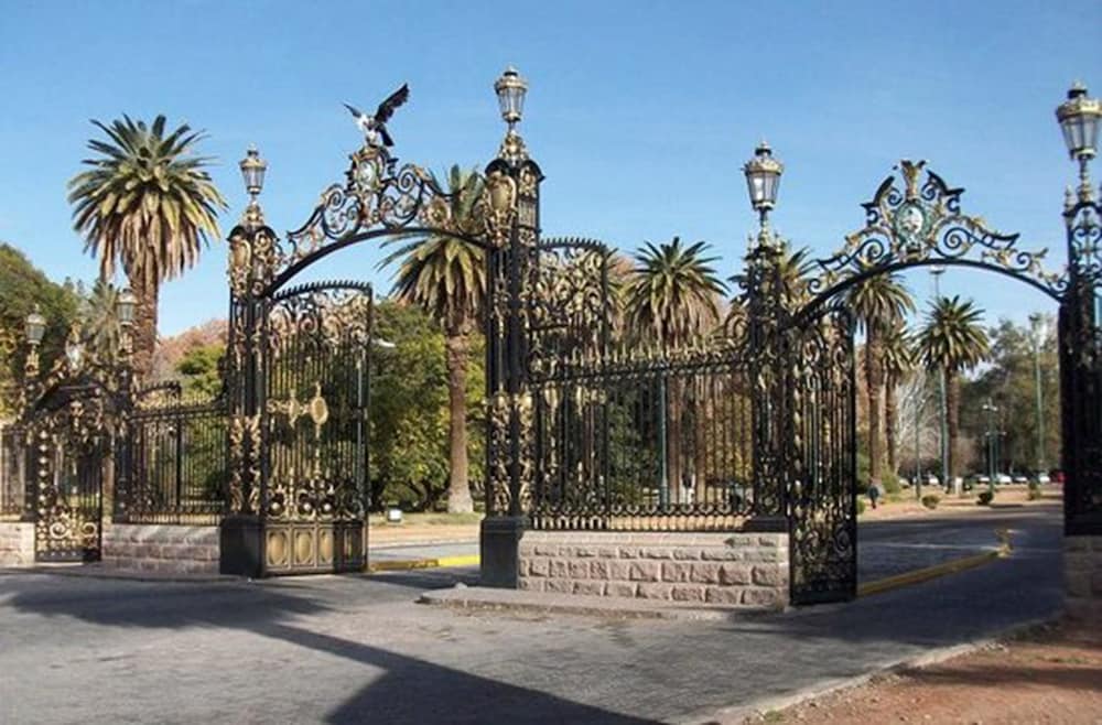 Fuente Mayor Hotel Ciudad de Mendoza 55/61