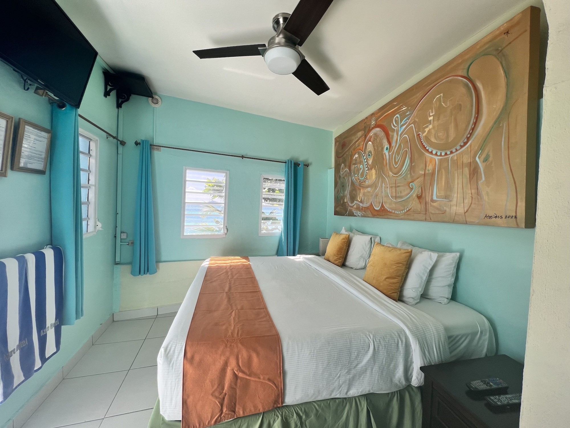 Beach, Suite, King Bed