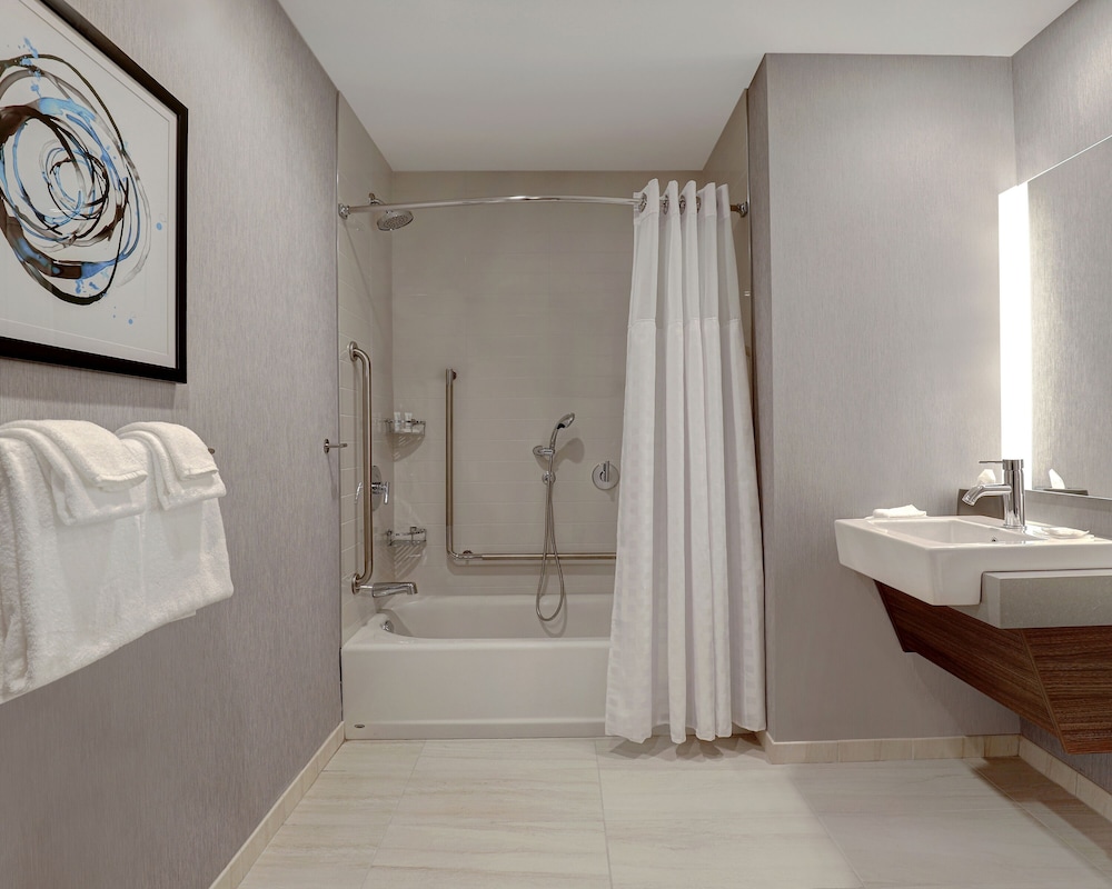 Hyatt Place Ottawa West 49/50
