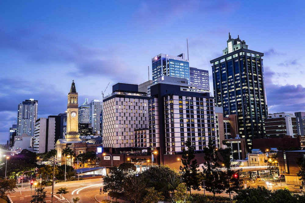 Mercure Brisbane King George Square 8/73