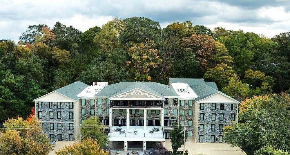 Niagara Crossing Hotel and Spa 4/39