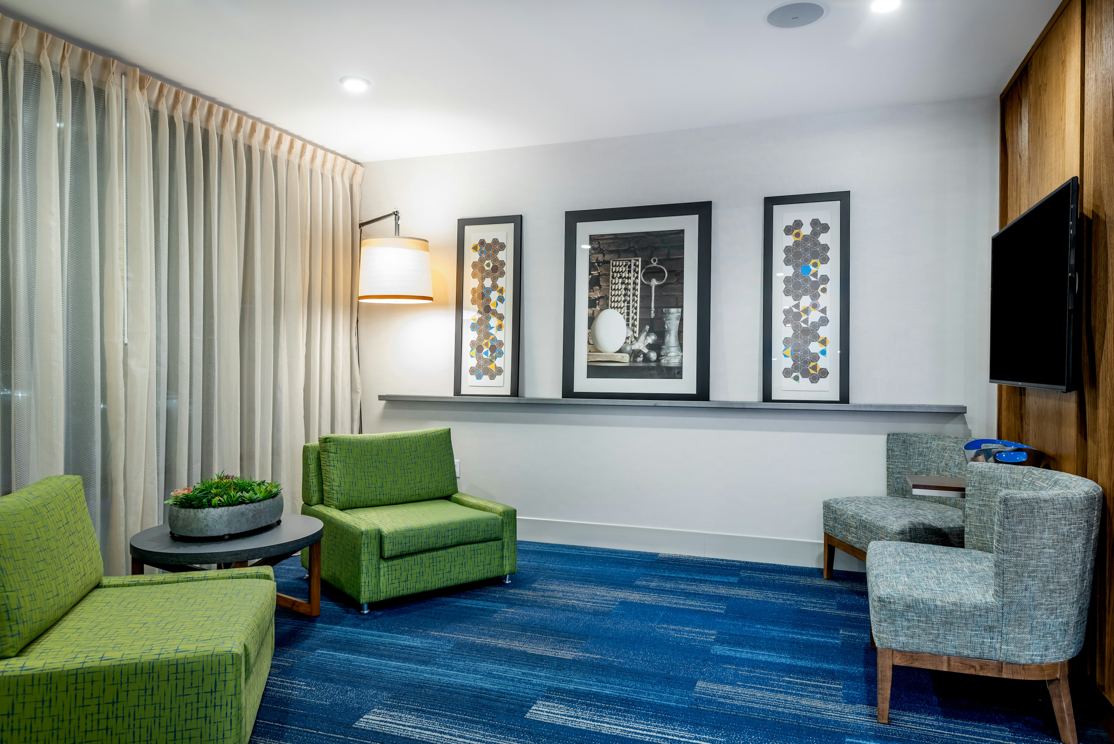 Holiday Inn Express And Suites Santa Ana Orange County an IHG Hotel 36/57