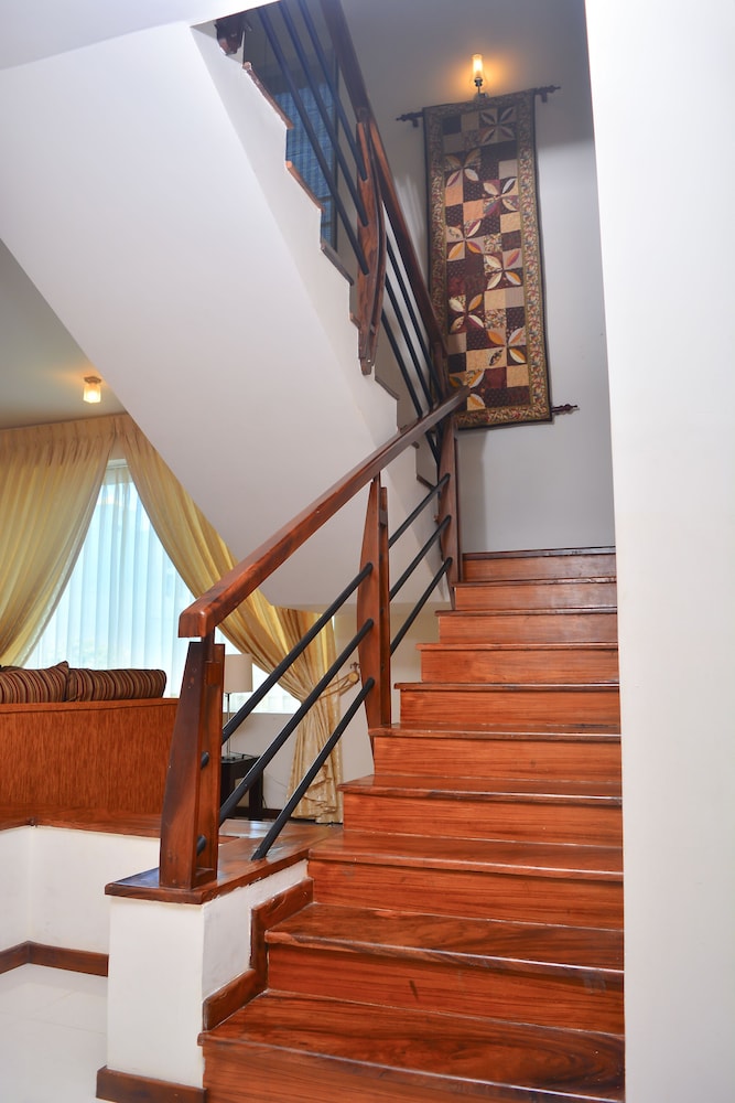 Unique Towers Luxury Boutique Suites 76/76