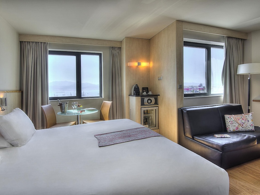 Mercure Ajaccio Centre 16/76