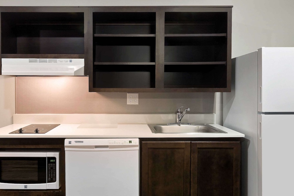 WoodSpring Suites Houston IAH Airport 41/48