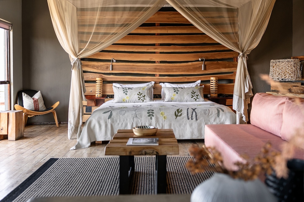 Rhino Ridge Safari Lodge 15/50