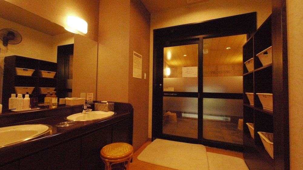 Hotel Route Inn Tsuruga Ekimae 15/18