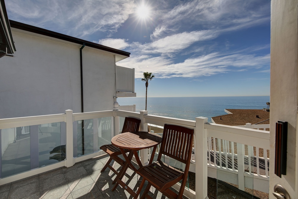Capri Laguna Inn On the Beach 72/75