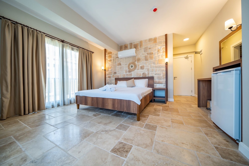 Selimiye Thales 14/50