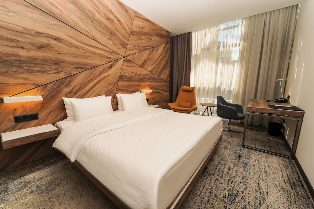 Messier 53 Hotel Yerevan 13/50