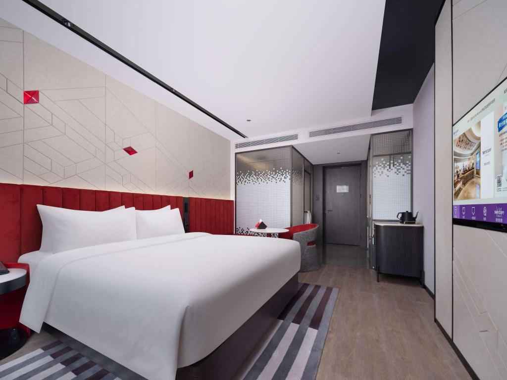 SUPERIOR, KING BED