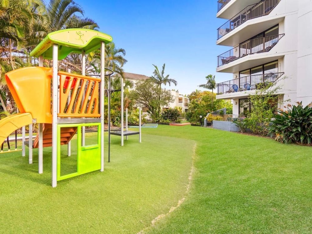 HORIZONS HOLIDAY APARTMENTS 69/79
