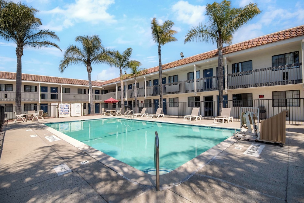 Motel6 Lompoc, CA 7/42