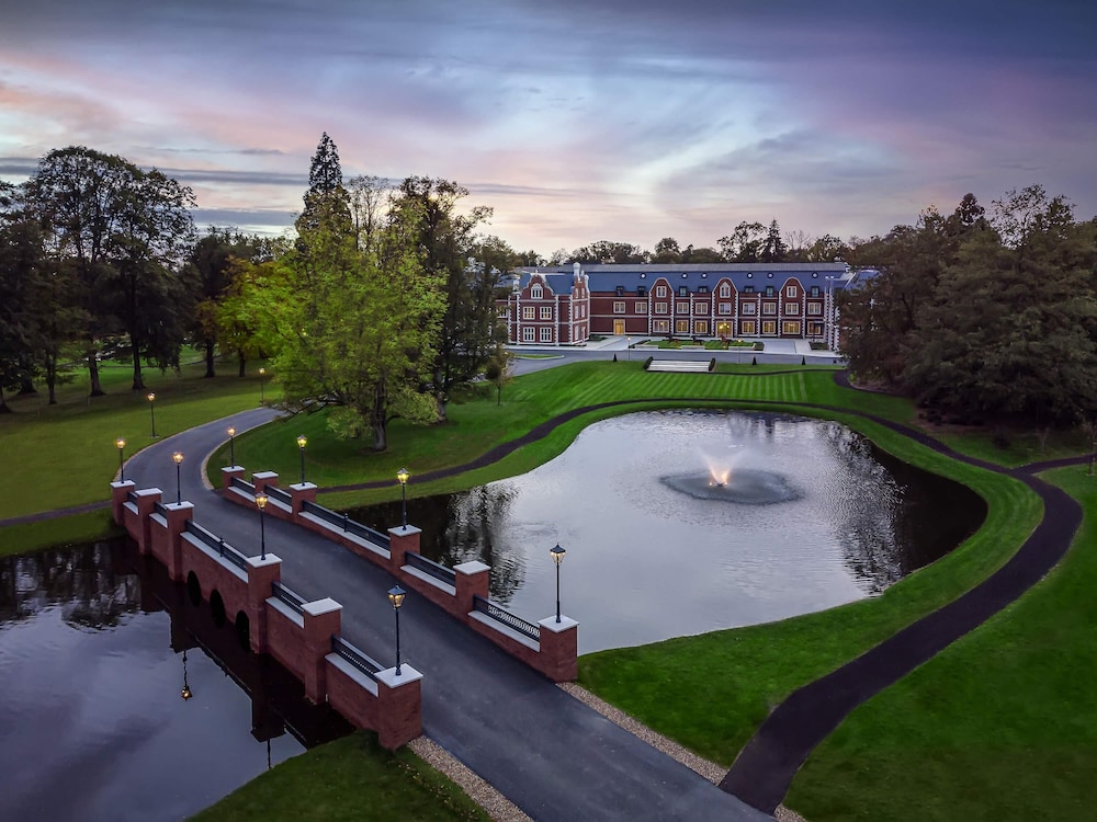Fairmont Windsor Park 80/82