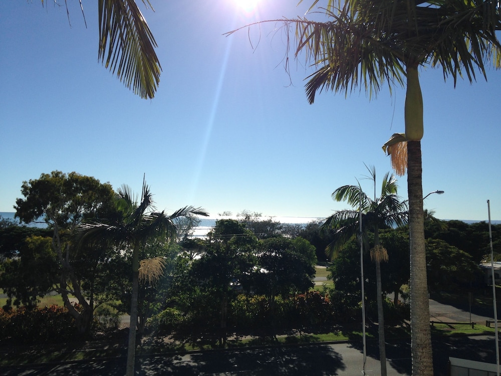 Hervey Bay Hotel and Resort 22/27