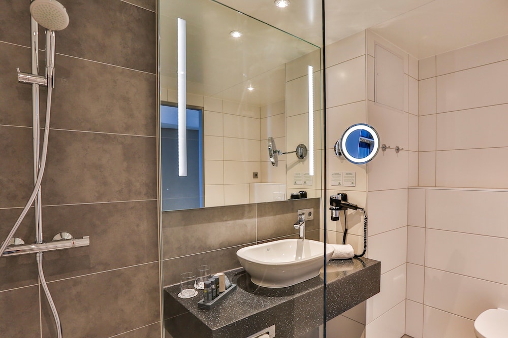 HOLIDAY INN VILLINGEN - SCHWENNINGEN 16/76