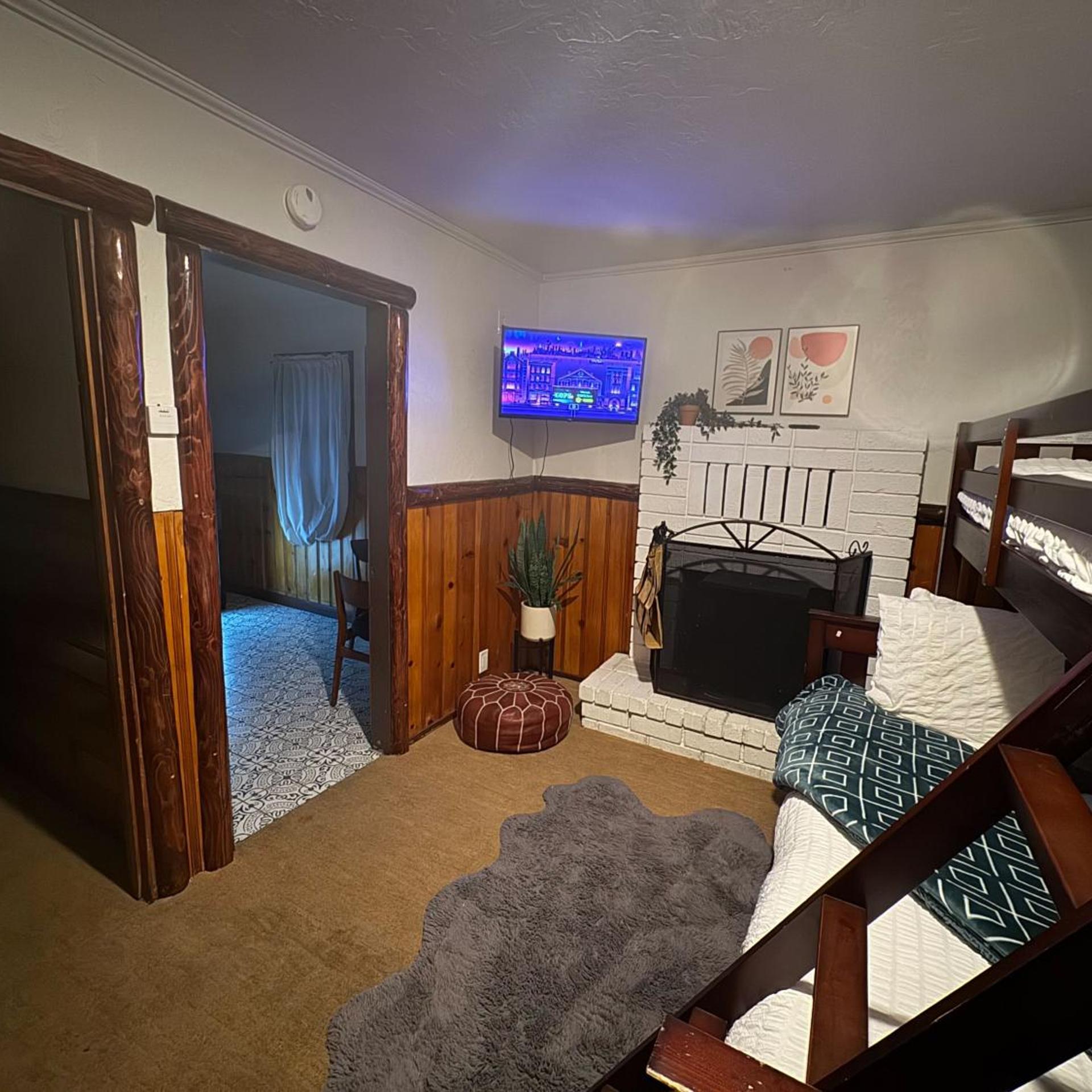 Three Pines Cabins 28/50
