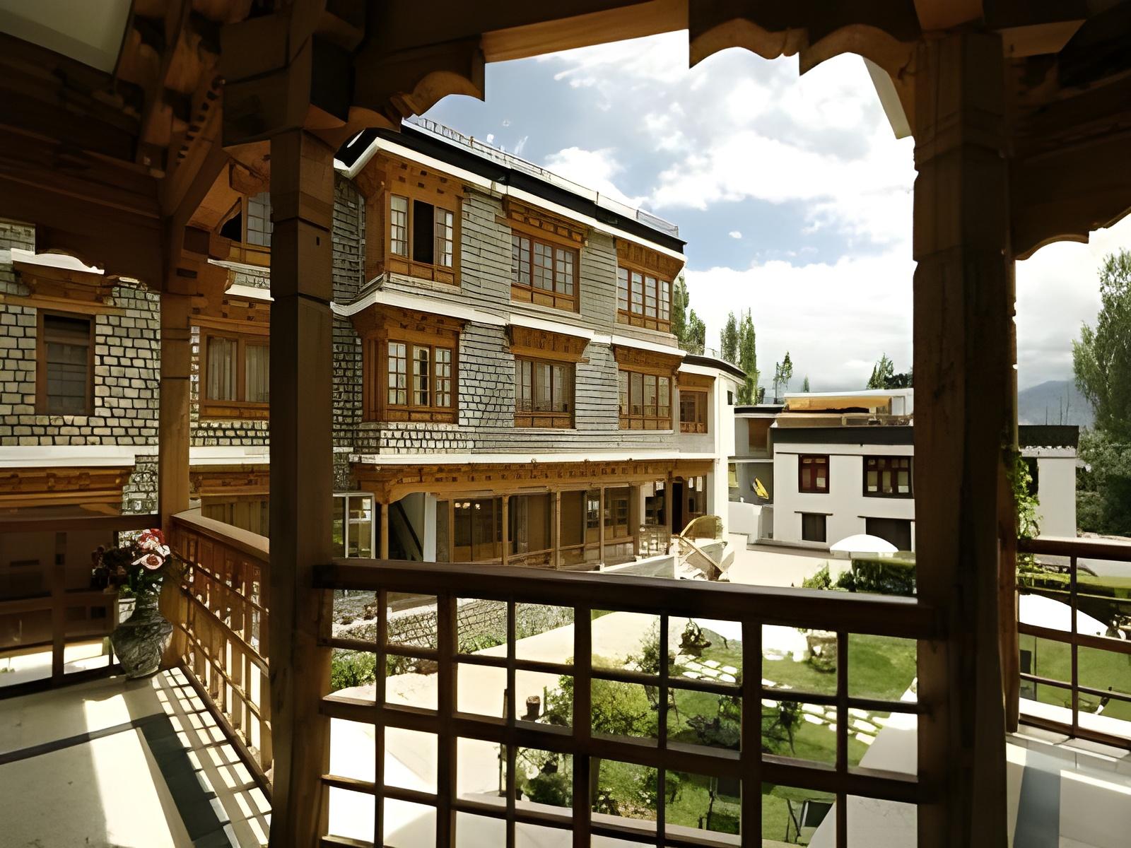 Hotel Spic N Span 4/40