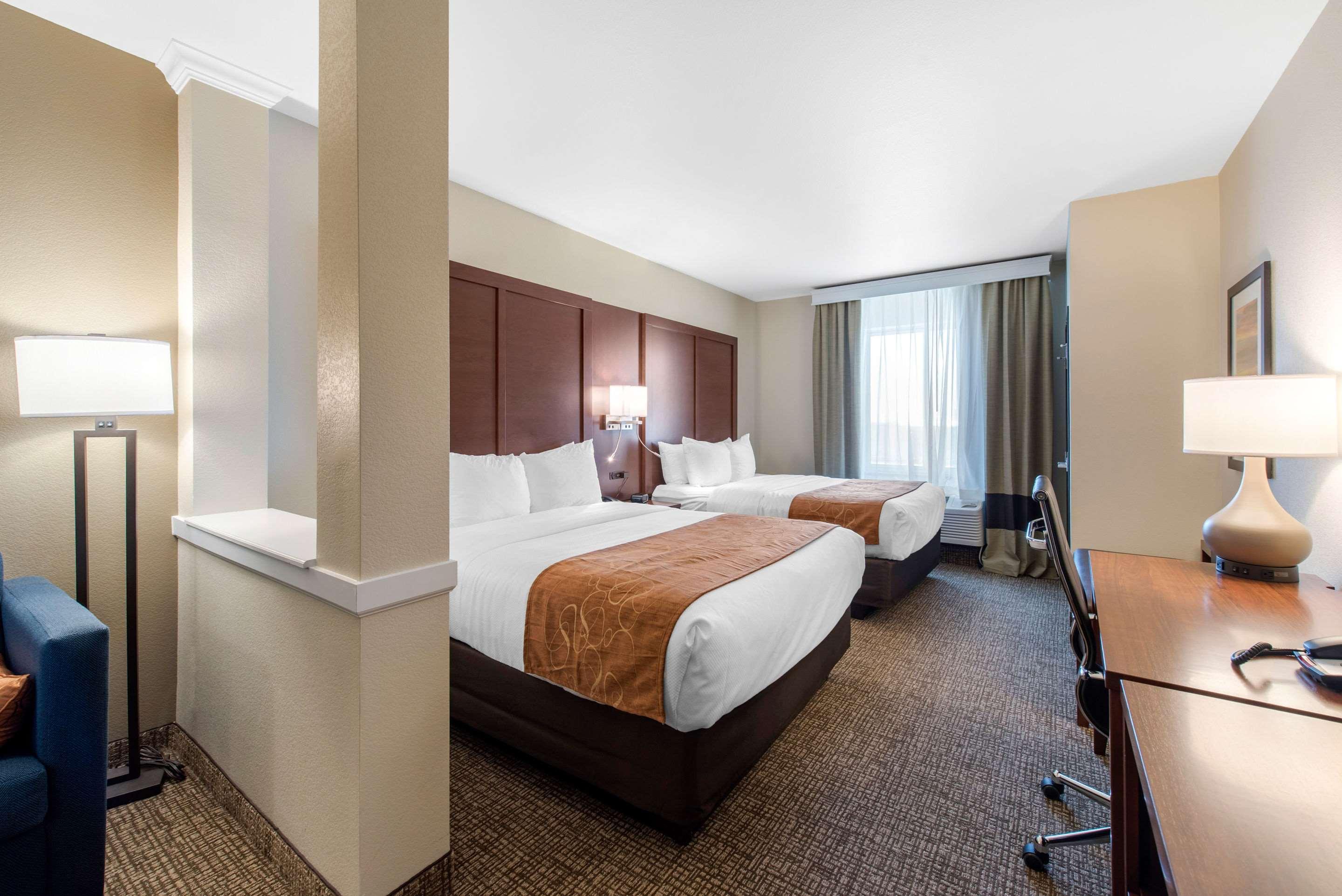 SUITE, 2 QUEEN BEDS