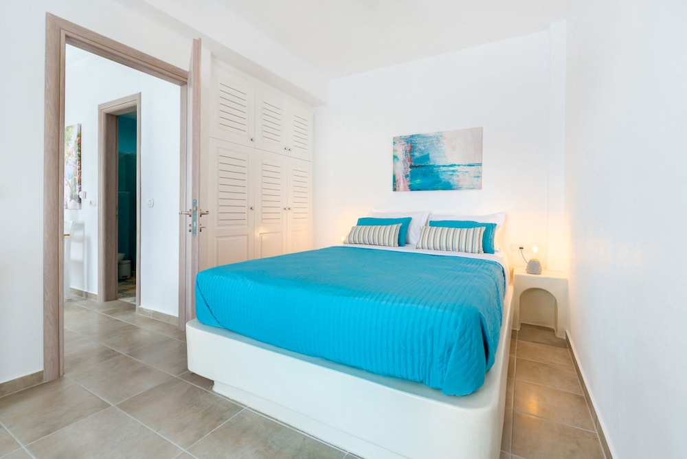 White Harmony Suites 19/69