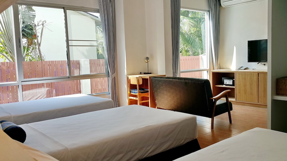 Mar24 Koh Tao Hotel 19/58
