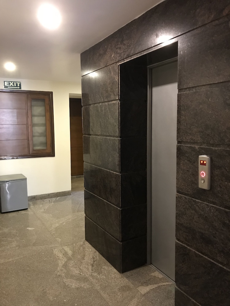 Hotel Avtar At New Delhi Railway Station 9/50