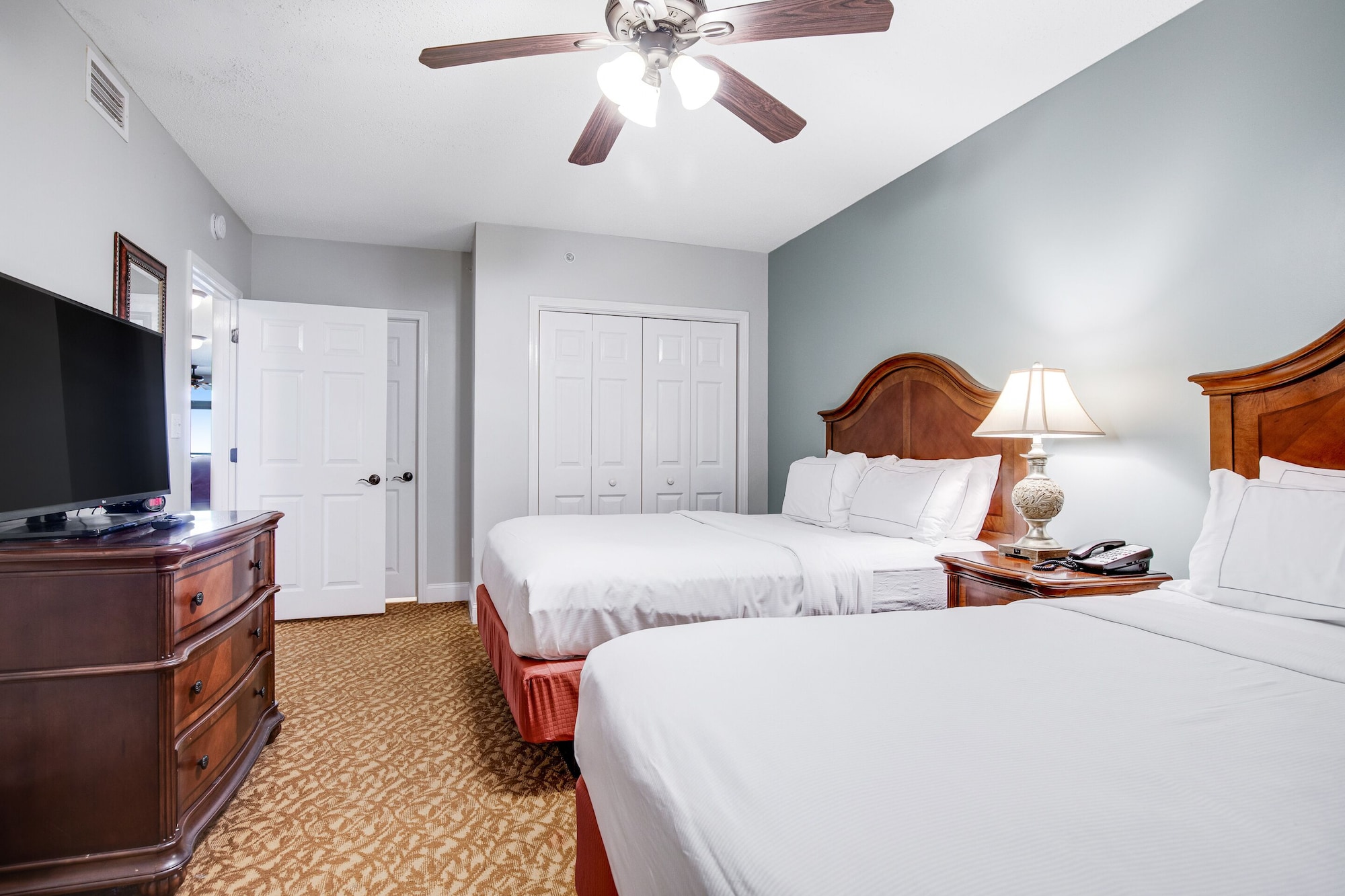 3 BEDROOMS, SUITE, OCEAN FRONT